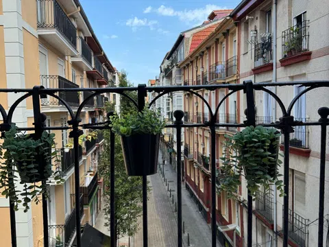 Piso en calle San Simón, 21