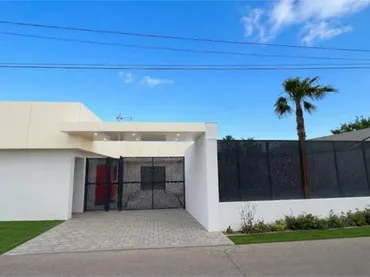 Casa adosada en Zona Sur - Foto 3