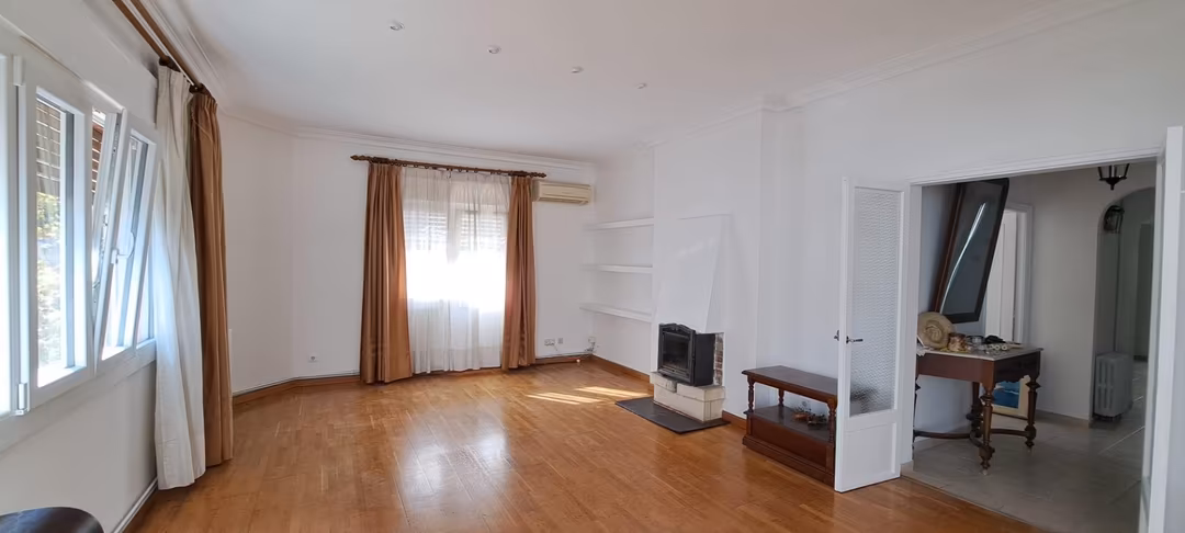 Piso en  Carrer del Marquès de la Sènia 32 - Foto 2