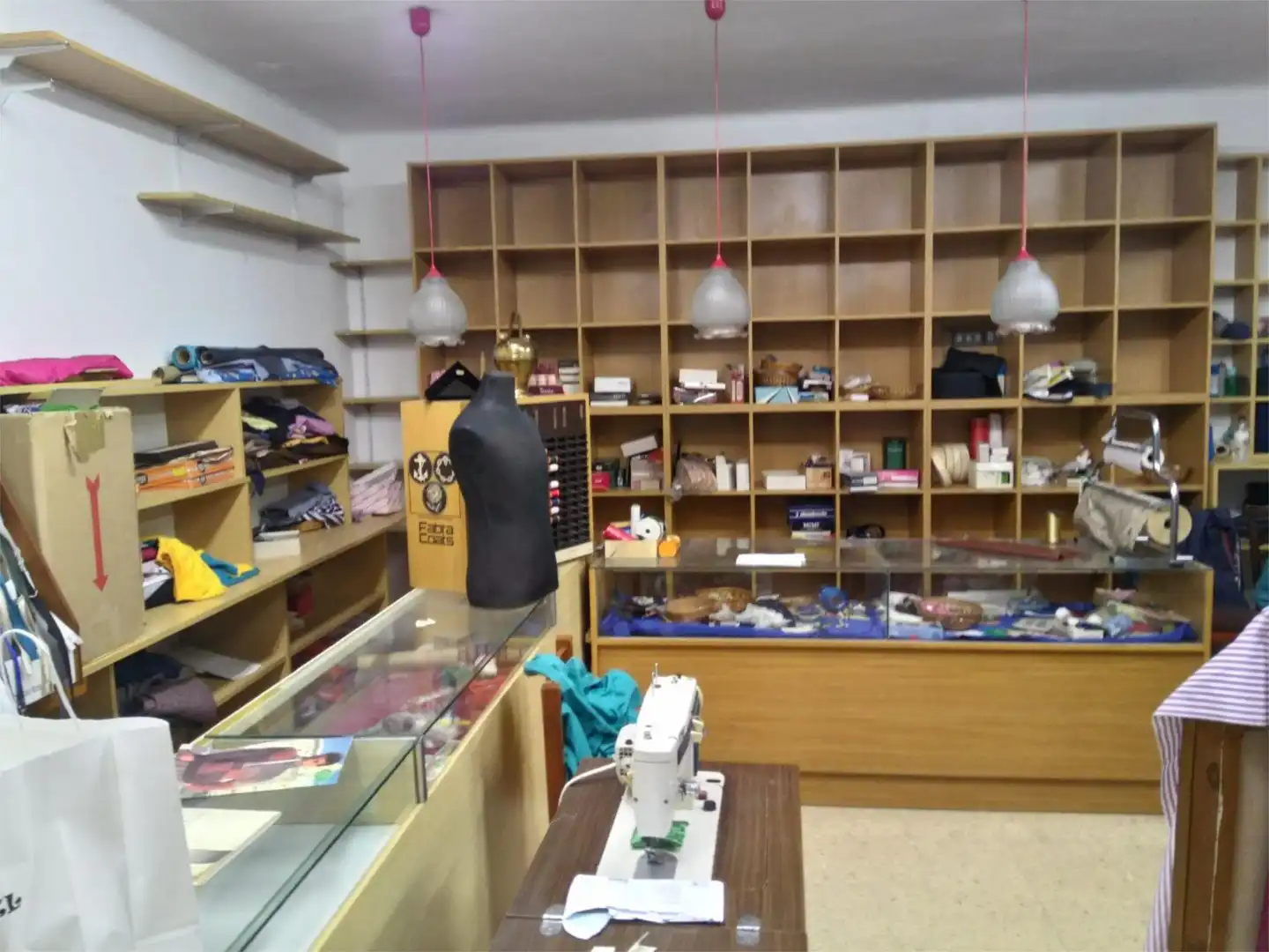 Local comercial en calle Carrer de Balmes 1 - Foto 2