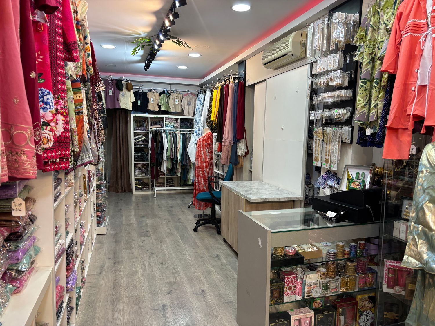 Tienda de ropa en traspaso en Avenida de la Generalitat, 82 - Foto 6