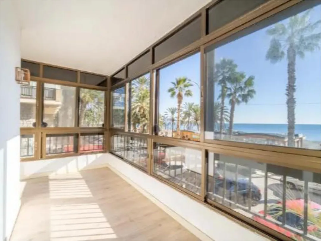 Piso en  Calle Pintor Guerrero del Castillo 2 - Foto 2