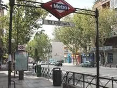 Piso en calle de José Villena, 25