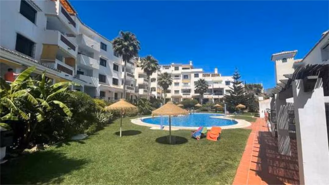 Apartamento en torre quebrada.