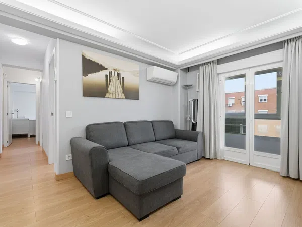 Piso en calle Alcalá, 485