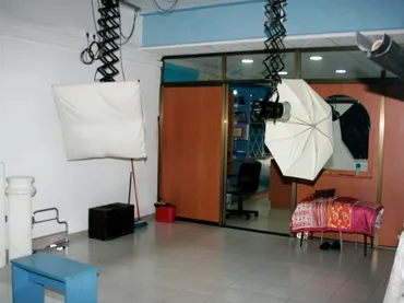 Local comercial en  Calle DEMOSTENES DE - Foto 12