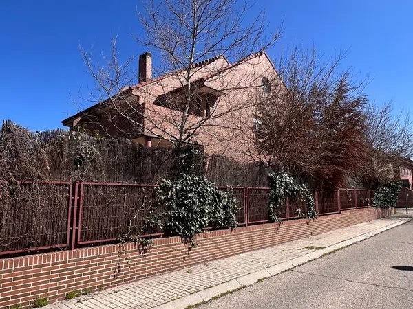 Chalet pareado en Algete - Foto 1