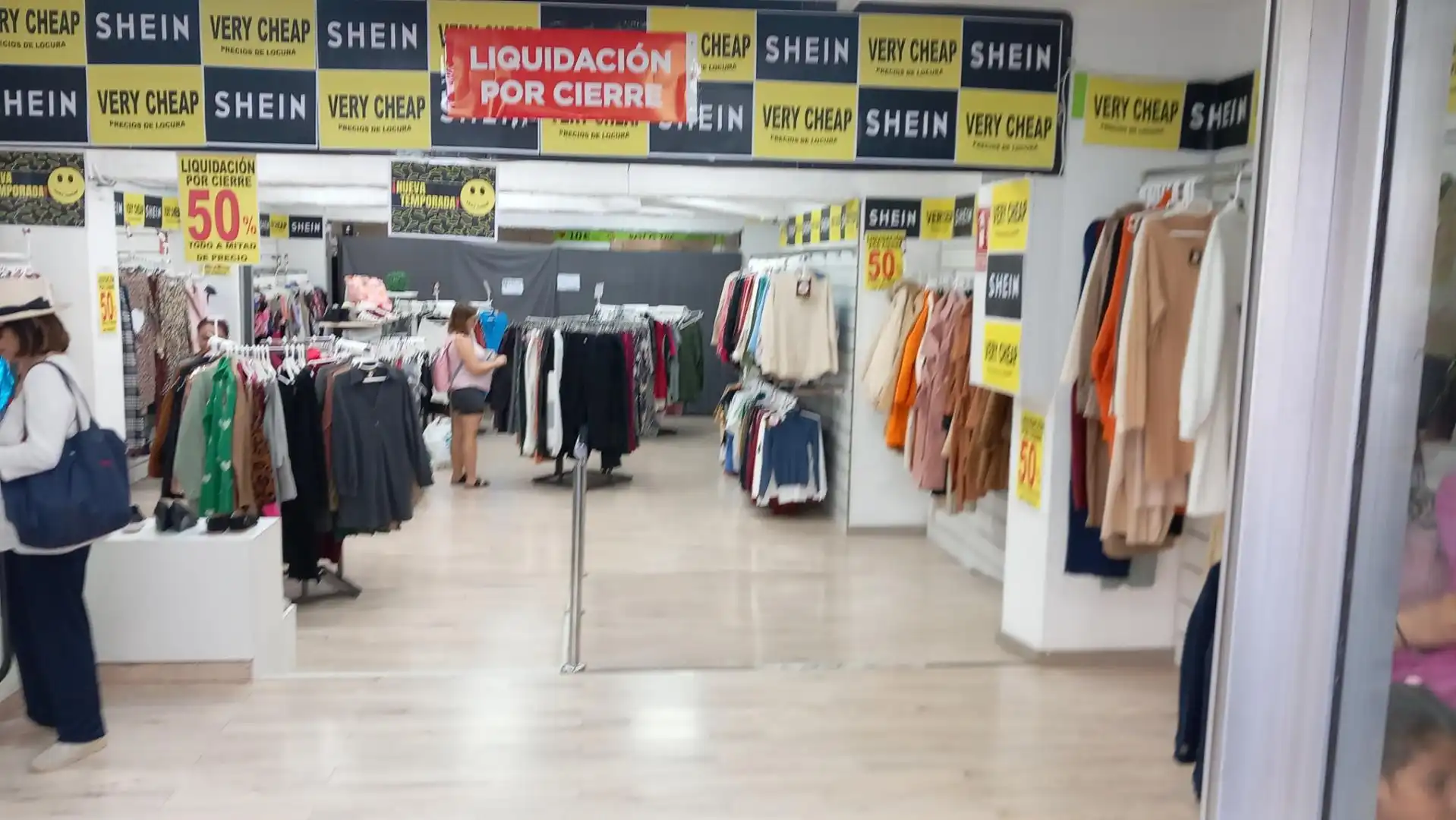 Local comercial en  Carrer de Santa Creu 6 - Foto 2