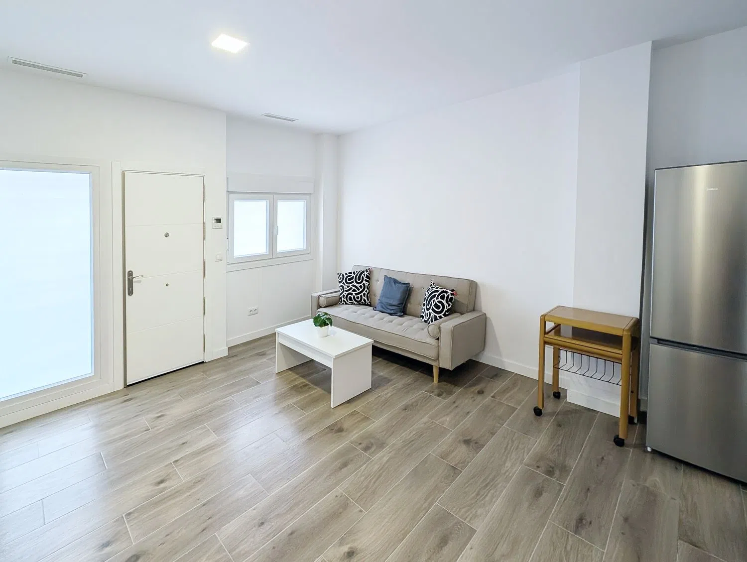 Estudio en calle de Luis Piernas, 20 , Bajo b - Foto 2