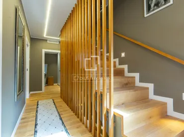 Chalet en Esplugues de Llobregat - Foto 1