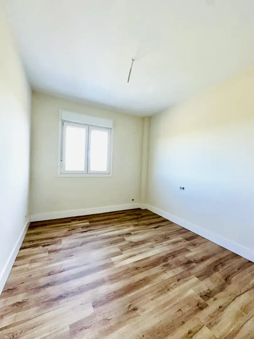 Casa adosada en  Calle Campos del Valle B 2 - Foto 8