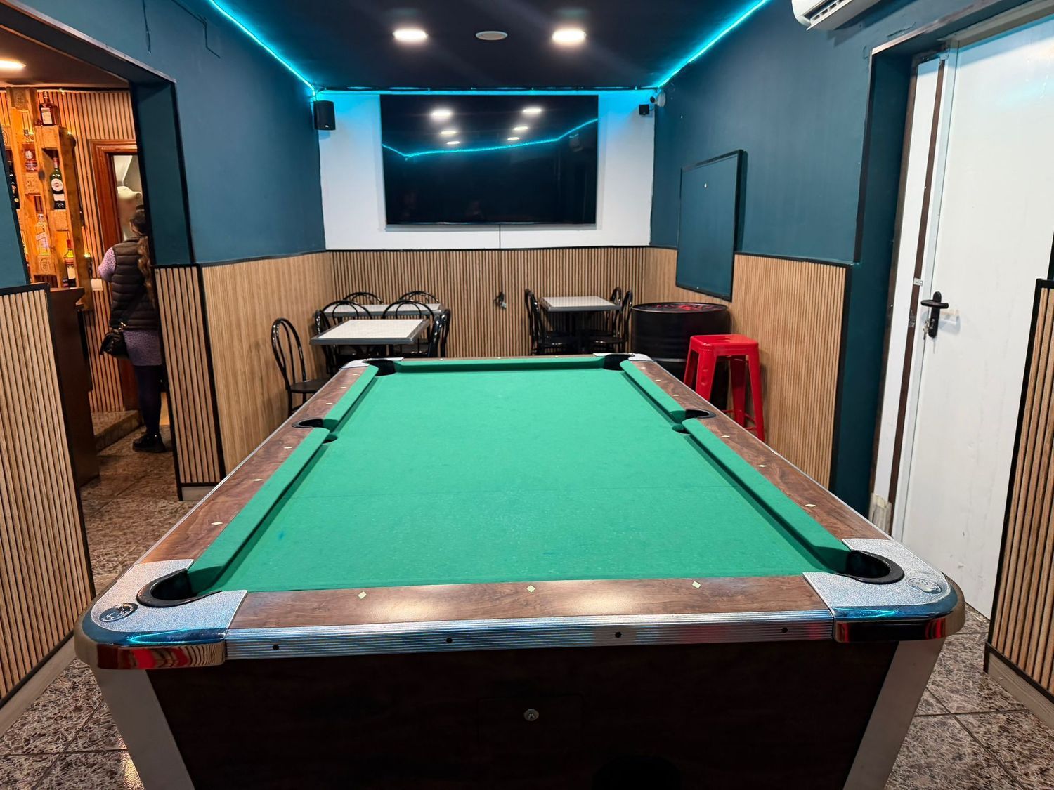 Bar de copas en traspaso en Calle de Diògenes - Foto 4