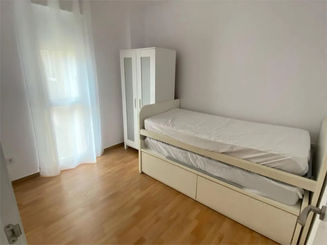 Piso en  Calle Luis de Morales 1 - Foto 4