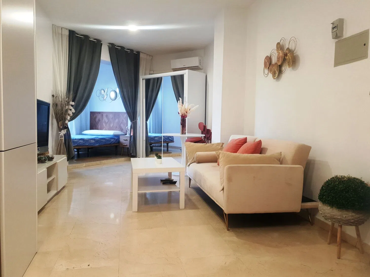 Estudio en avenida de la República Argentina, 43 - Foto 2