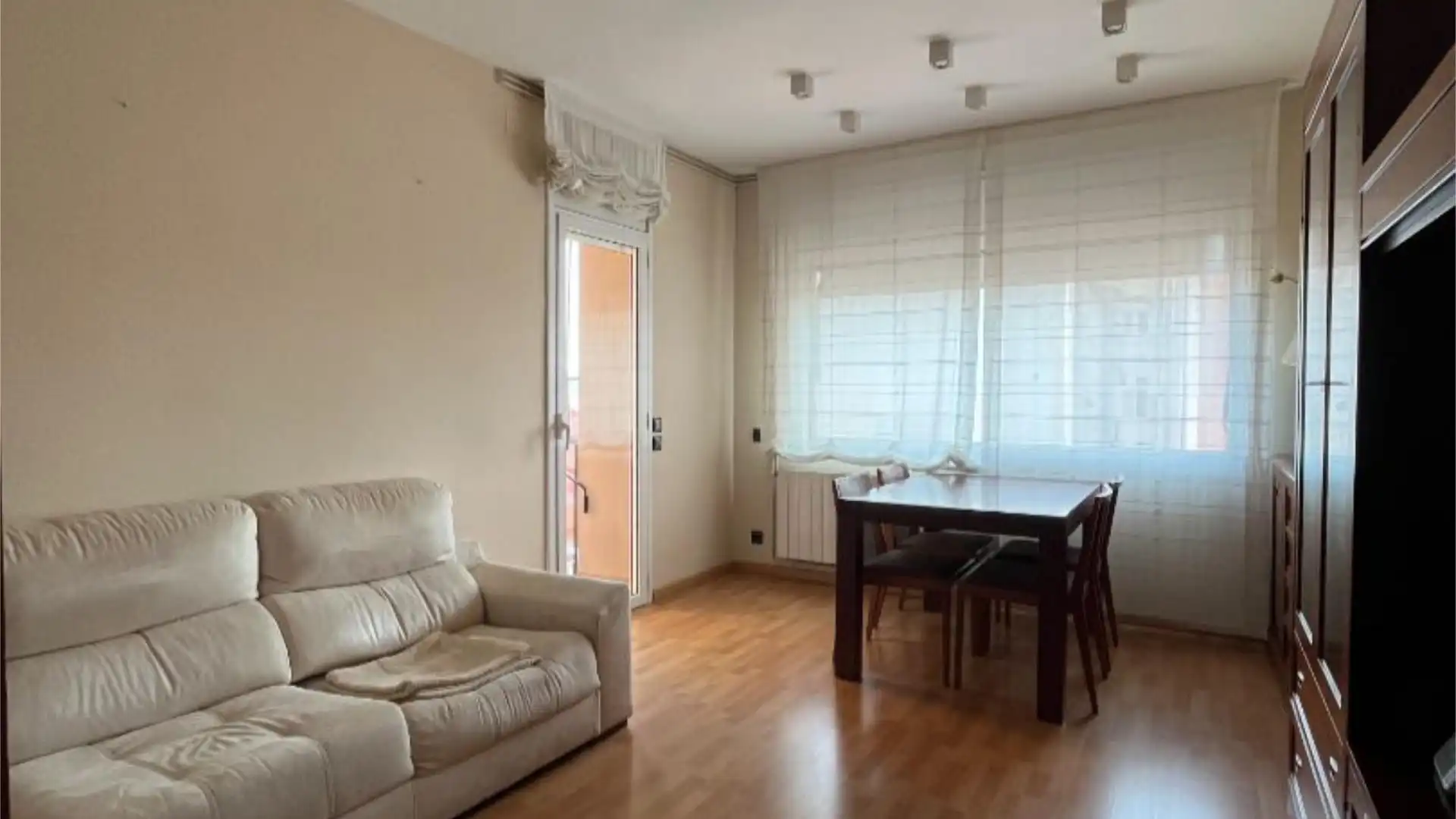 Piso en  Carrer de Sants 241 - Foto 1