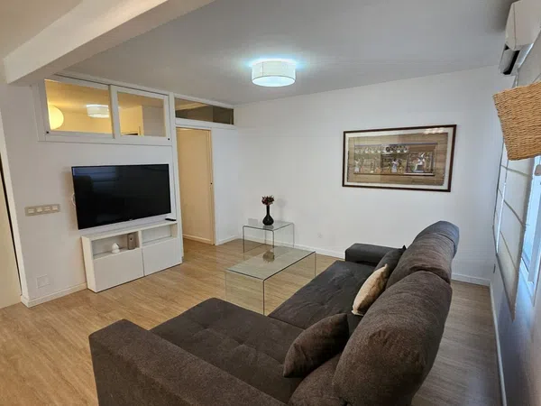 Piso en plaza de Santa Eulàlia, 1