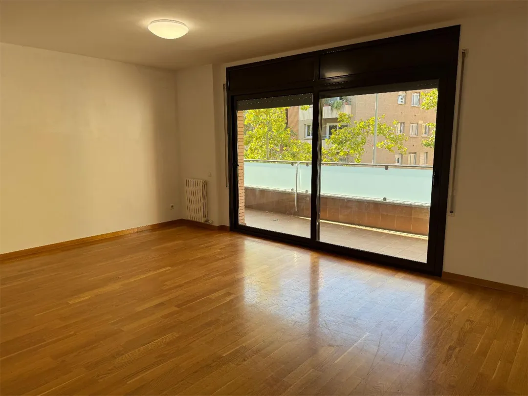 Piso en  Plaça de Maria Vinyes 29 - Foto 2