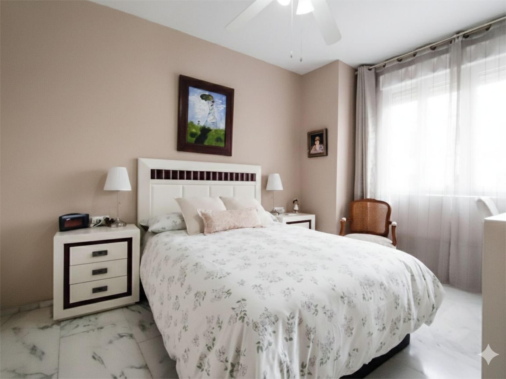 Casa adosada en  Calle Sagunto 41