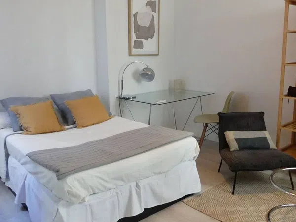 Estudio en Corredera Baja de San Pablo, 21