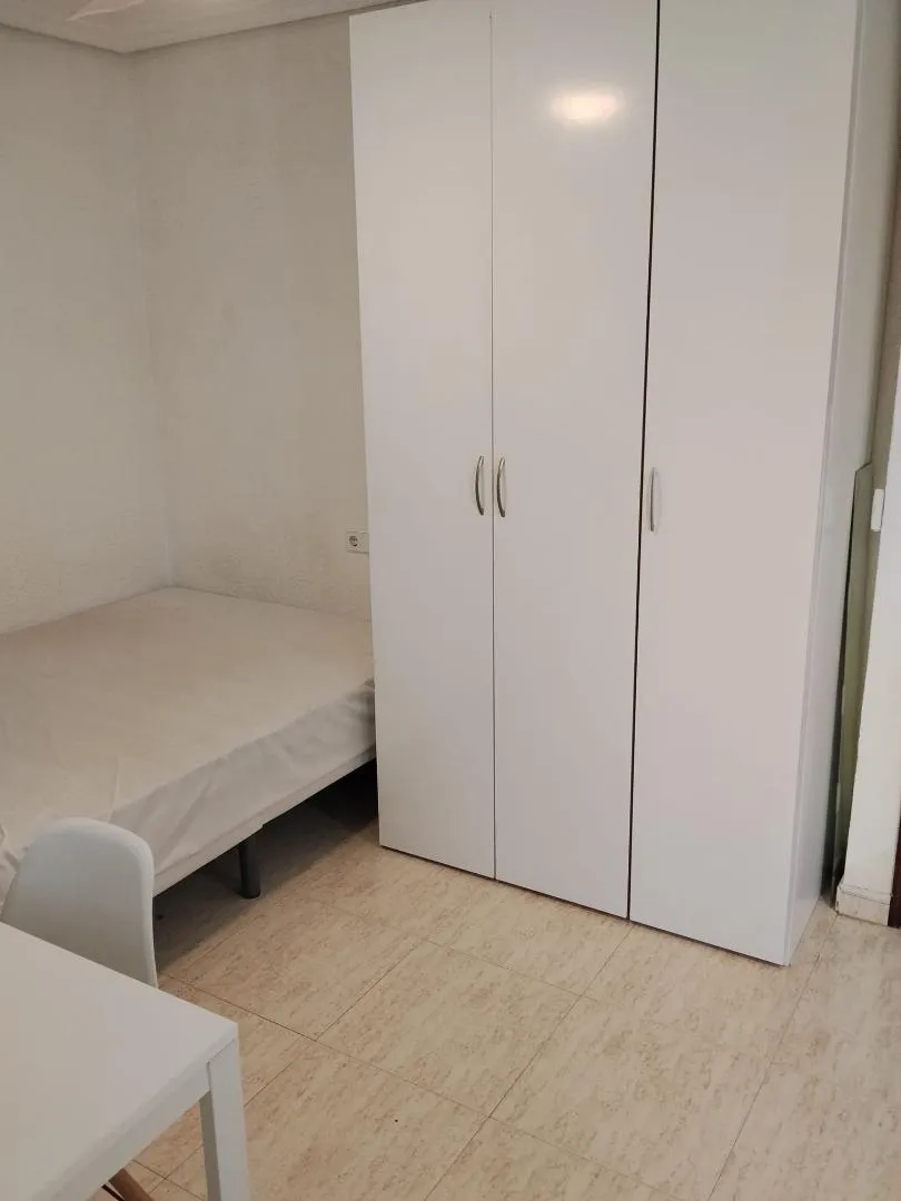 Piso en  Calle Jacobo de las Leyes 14 - Foto 3