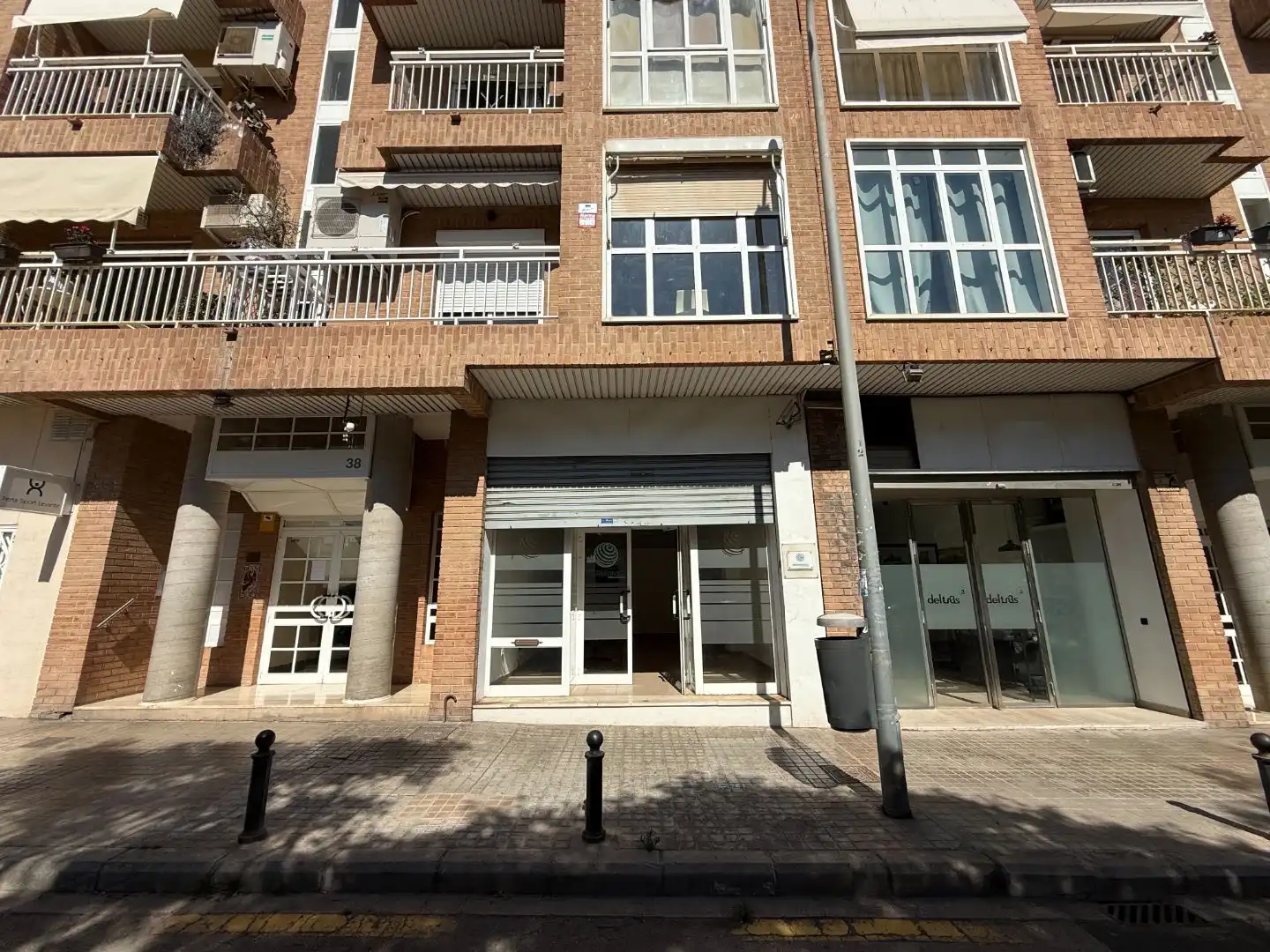 Local comercial en  Carrer d'Andrés Mancebo 38 - Foto 3