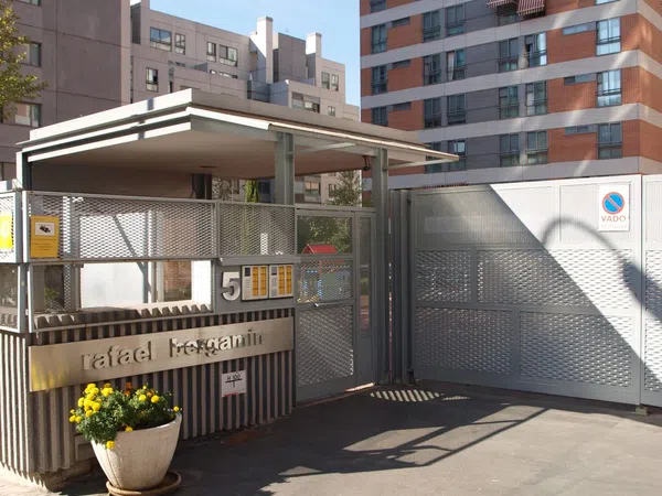 Piso en calle Rafael Bergamín, 5