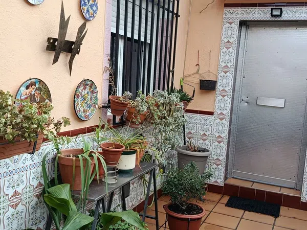 Chalet adosado en calle Rochapea, 41