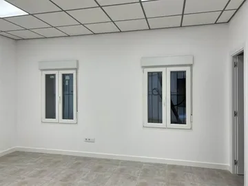Planta baja en  Calle de Jacinto Verdaguer 13 - Foto 4