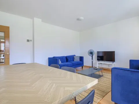 Piso en avenida Rosa Regás, 9