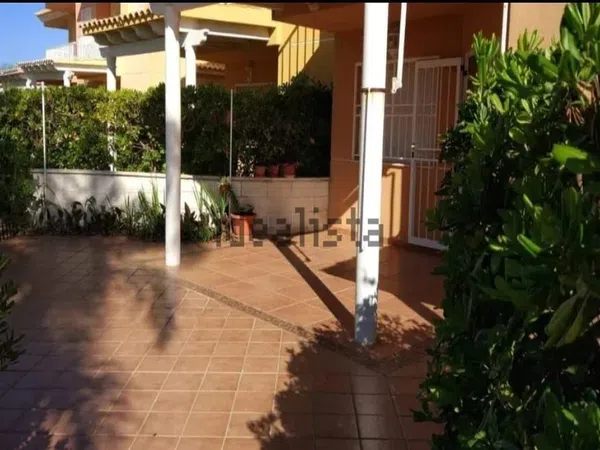 Chalet adosado en Avenida de l'Estany, 15 - Foto 4