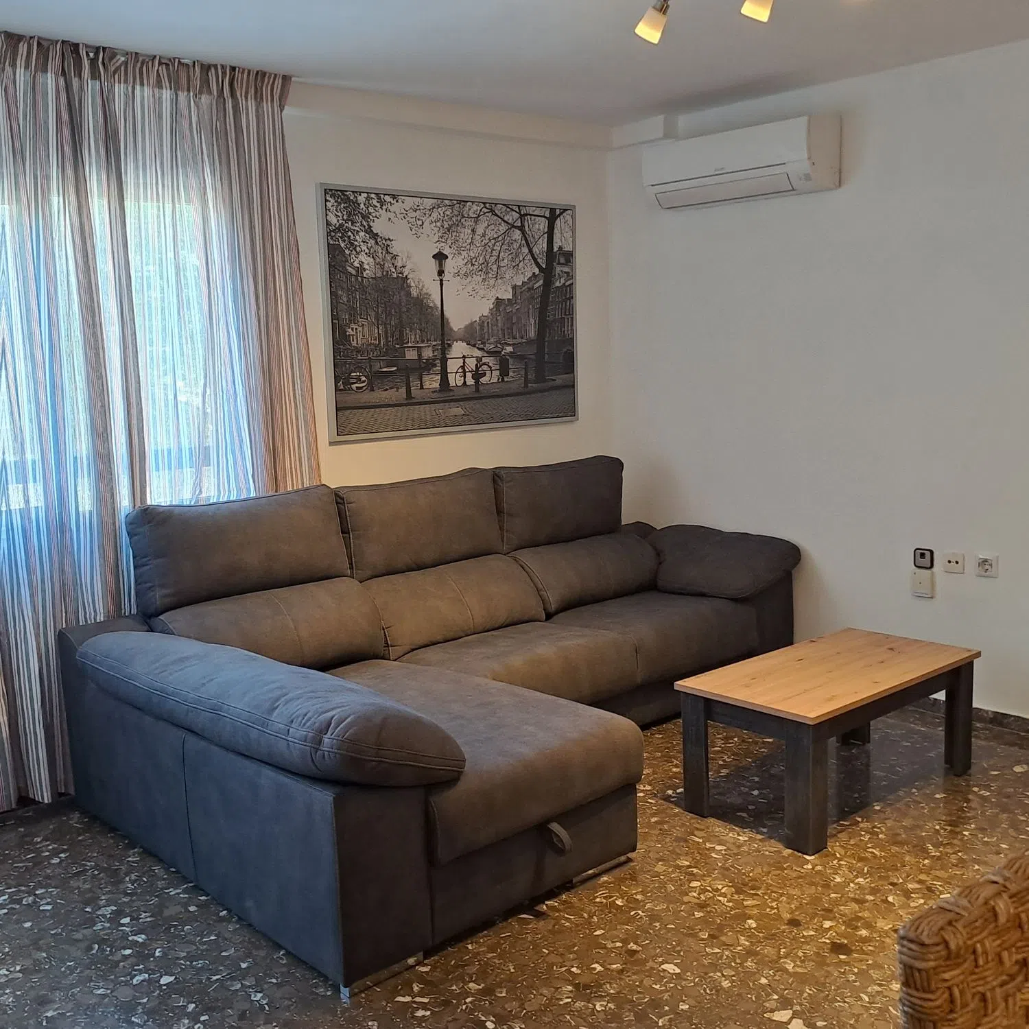 Piso en calle D'Alberic, 27 - Foto 1