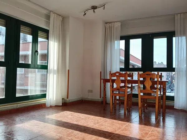 Piso en calle de Saturno, 26