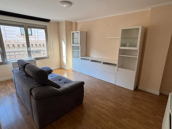 Piso en calle Pintor Agrasot, 3