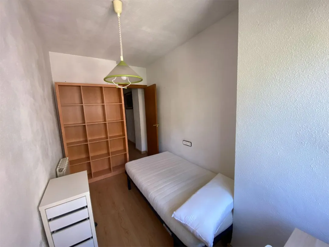 Piso en  Avenida Juan Antonio Perea 16 - Foto 9