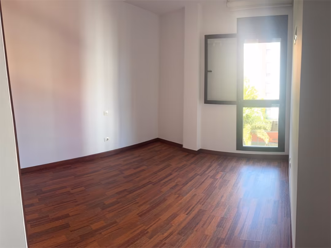 Piso en  Avenida Juan Carlos I 22 - Foto 5