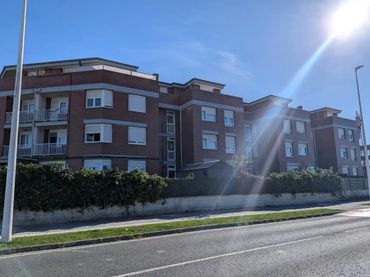 Piso en  Avenida José María de Pereda 10B - Foto 1