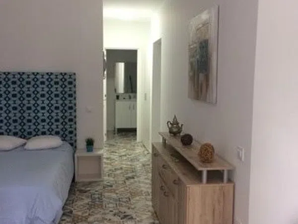 Estudio en calle Alfredo L Jones, 5