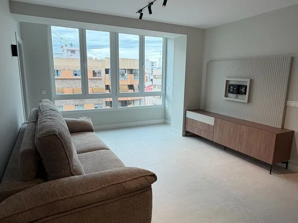 Alquiler de piso en Avenida Alfonso El Sabio, 33 - Foto 1