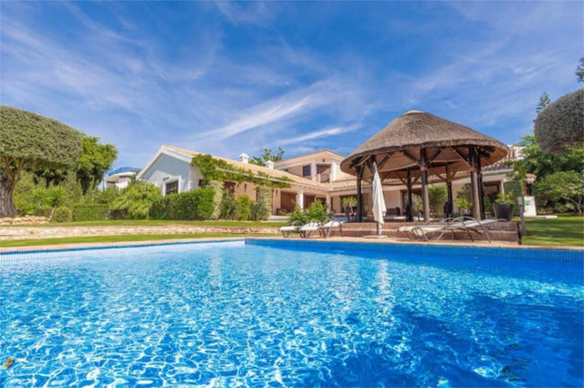 Casa adosada en Estepona - Foto 1