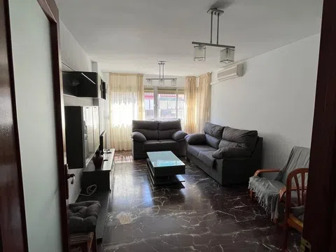 Piso en calle Adelfa, 3
