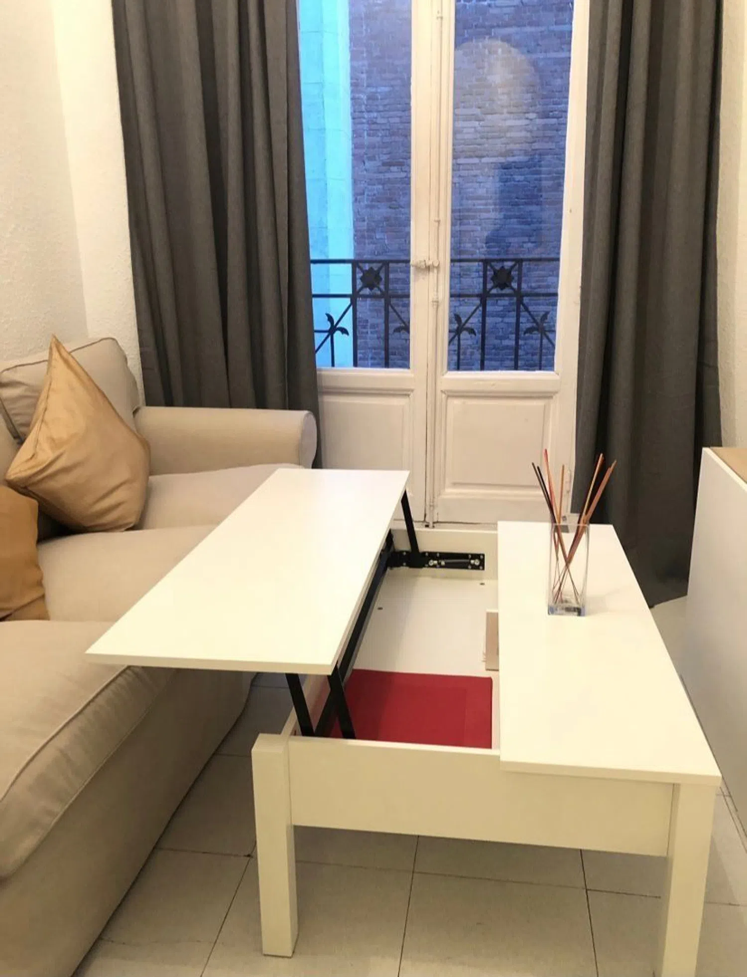 Estudio en calle de la Reina, 9 - Foto 1