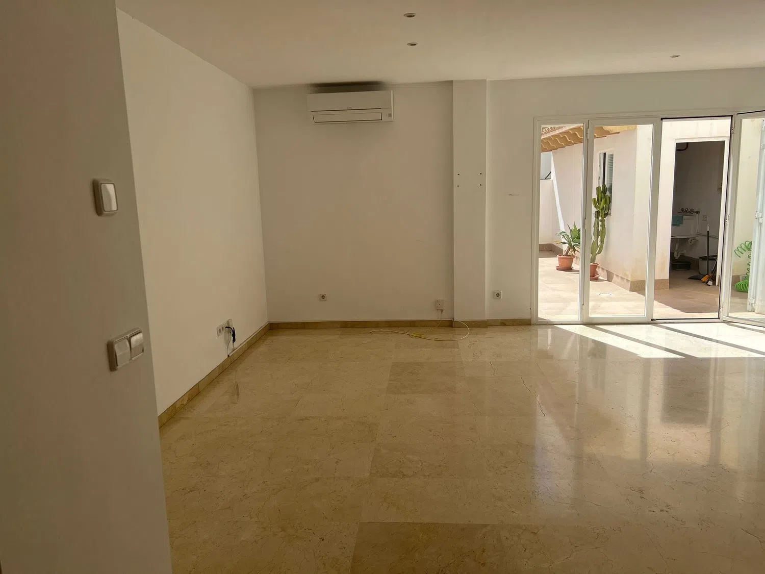 Chalet adosado en calle de la Llibertat, 21 - Foto 2