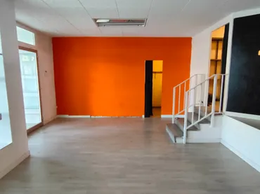 Local comercial en  Avinguda de l'Abat Marcet 47 - Foto 1