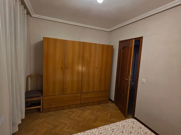 Piso en Calle astorga, 34, Capuchinos-Glorieta-C. Jardín - Foto 4
