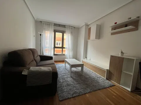 Piso en calle Favila, 12