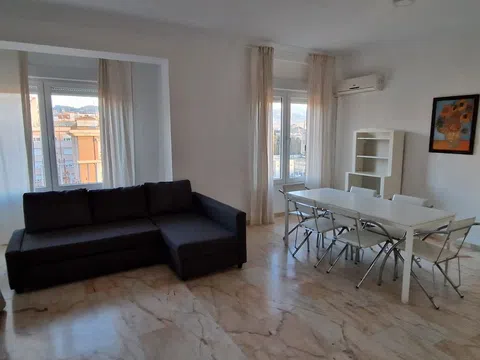 Piso en avenida andaluces, 12