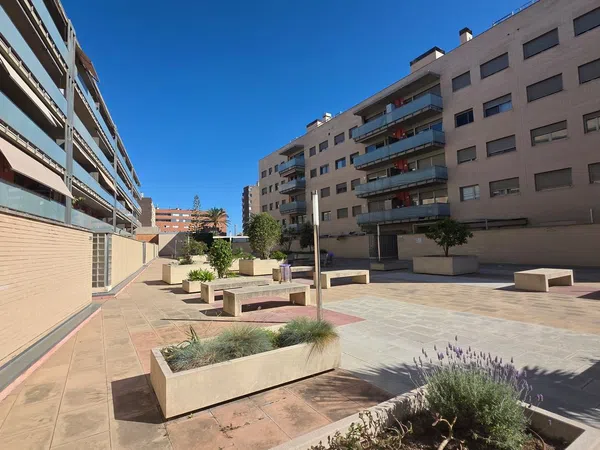 Piso en Calle de la Indústria, 143 - Foto 2