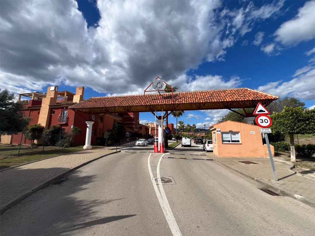 Piso en  Avenida Aljaima 15 - Foto 21