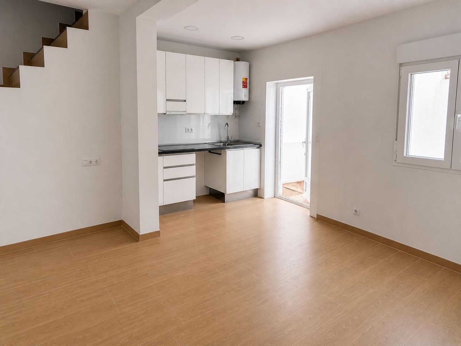Chalet pareado en Calle de los Hermanos García Noblejas, Simancas - Foto 4