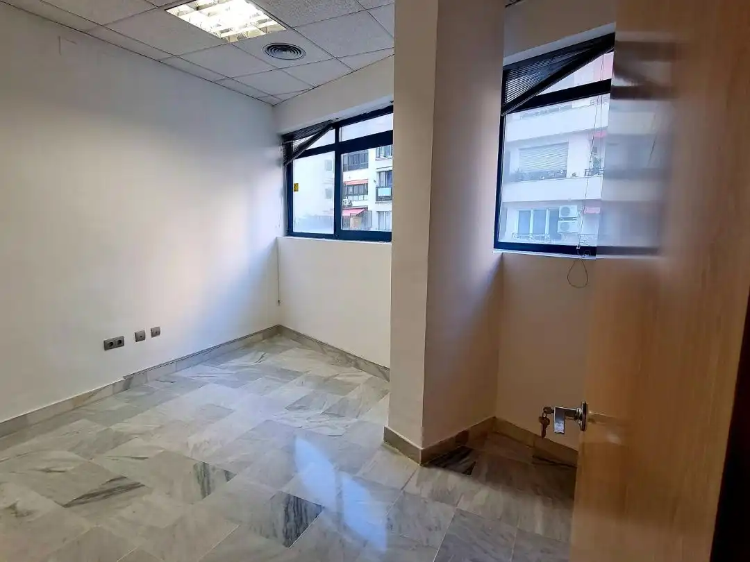 Local comercial en  Avenida de Nabeul 14 - Foto 11